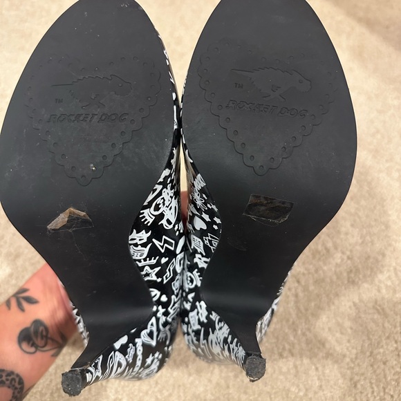 Heels - Picture 3 of 5